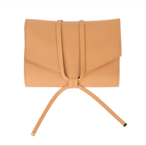 Glass Ladder Co. Katherine Tech Organizer Roll in Honey - Picture 2 of 9